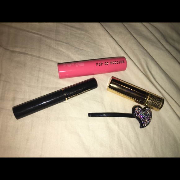 Makeup - Picture 2 of 4